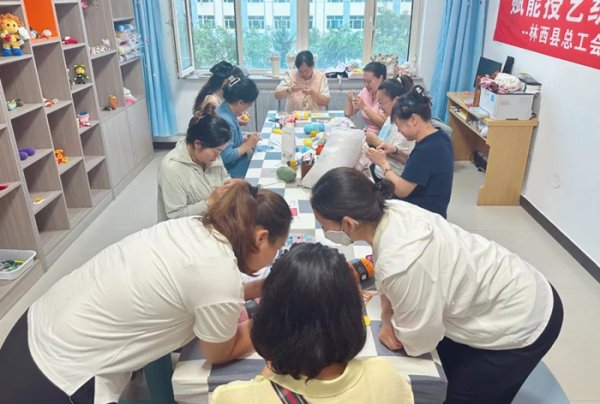 广瑞网 内蒙古林西县总工会：巧手钩织“林小丰”&#32;匠心赋能“西游季”